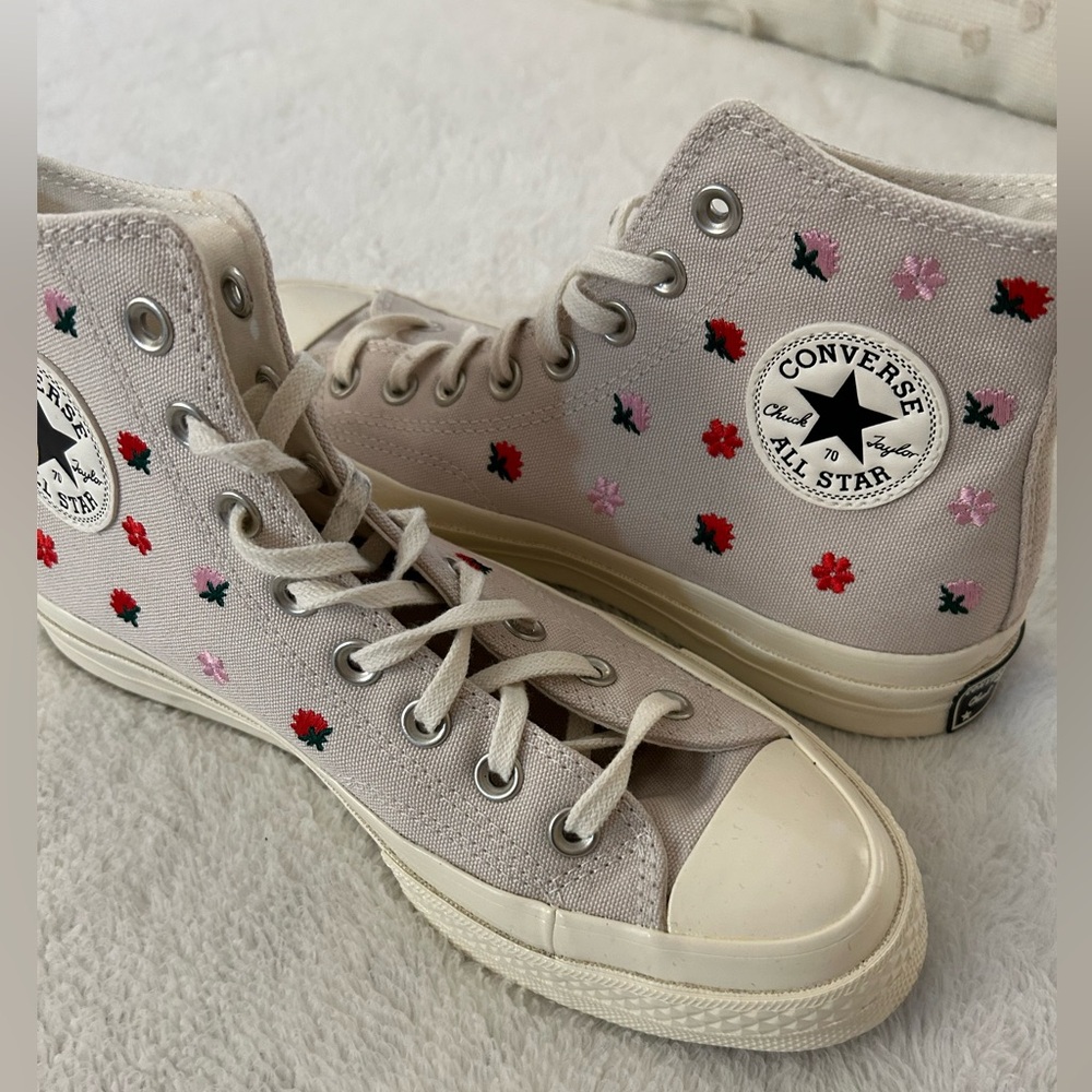 High Top Converse Chuck 70 Floral Embroidery Women’s High Top Shoe - Picture 8 of 11